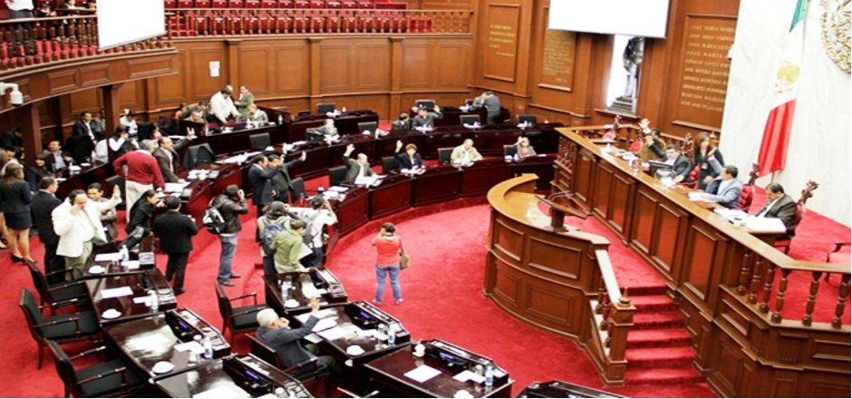 Rinden protesta alcaldes provisionales de Pátzcuaro y Huetamo Rinden protesta alcaldes provisionales de Pátzcuaro y Huetamo