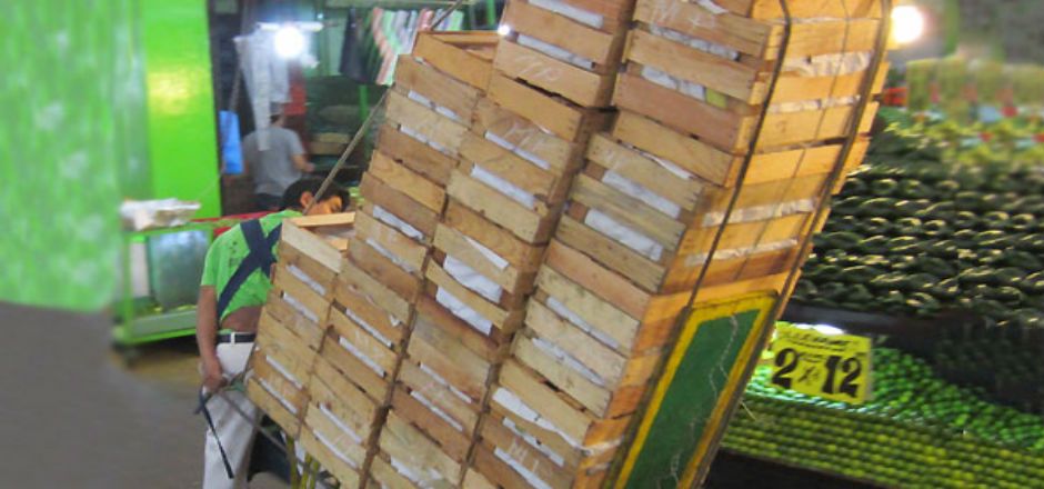 Arrollan a diablero de la Central de Abastos Arrollan a diablero de la Central de Abastos