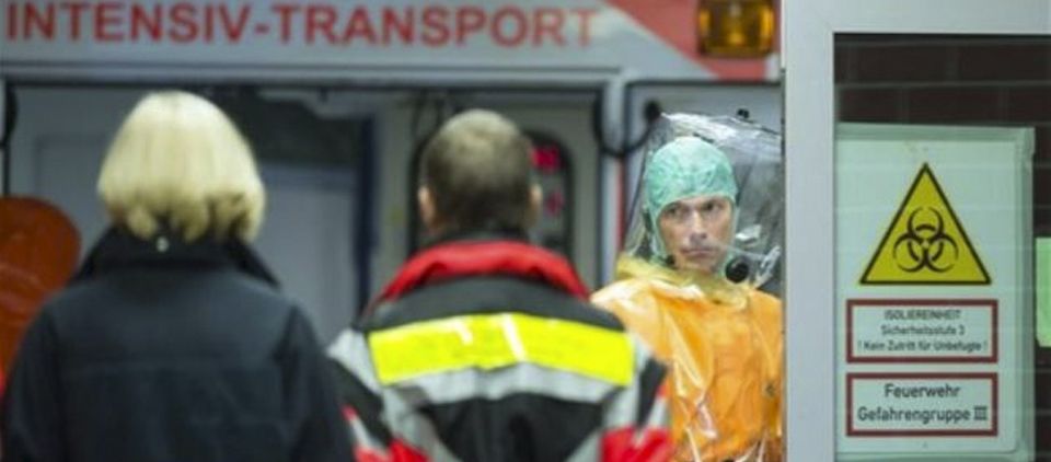 Reino Unido instala tres laboratorios para combatir el ébola en Sierra Leona Reino Unido instala tres laboratorios para combatir el ébola en Sierra Leona