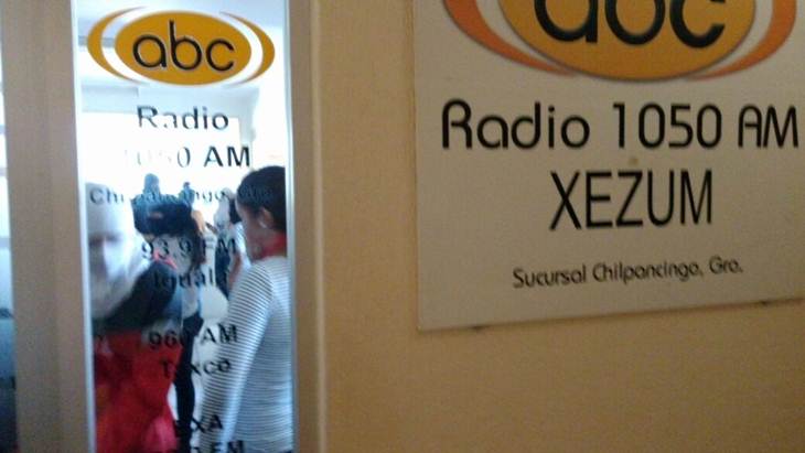 Normalistas dan 6 días a Peña Nieto para renunciar