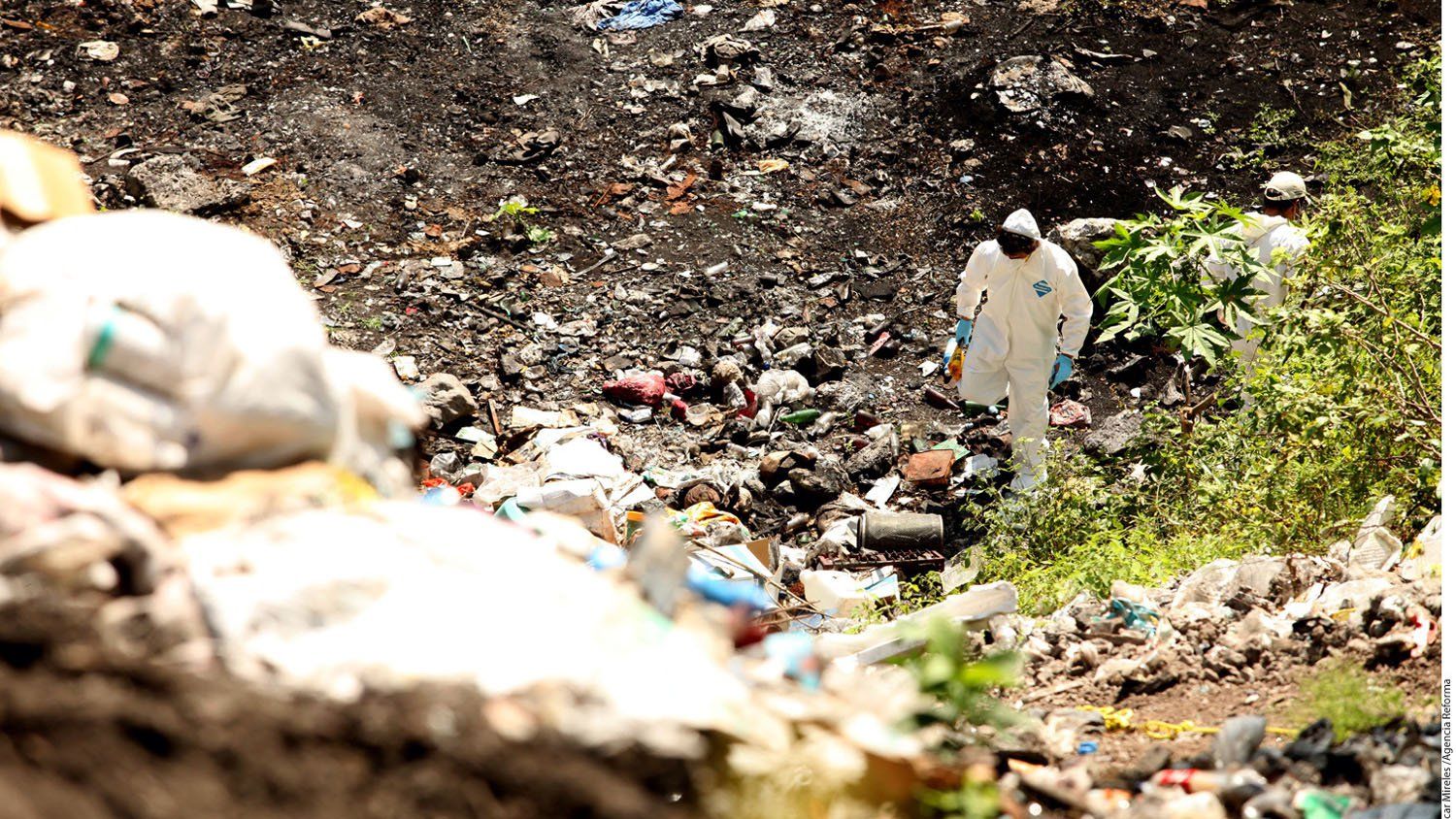 Argentinos identifican tres cuerpos de fosas en Iguala Argentinos identifican tres cuerpos de fosas en Iguala