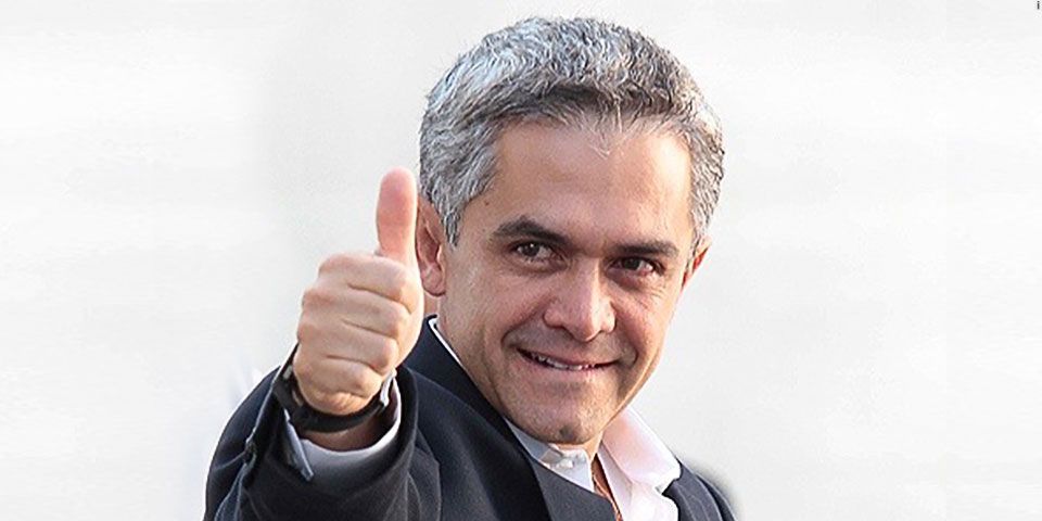 Mancera gobierna desde el hospital