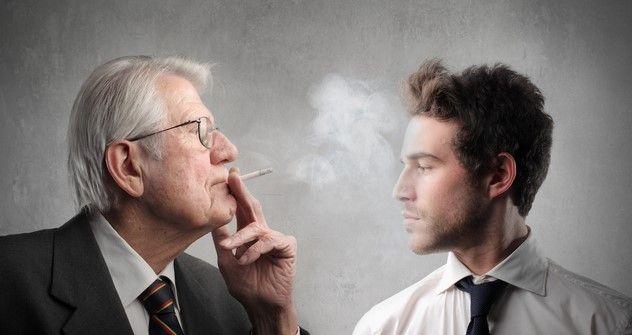 Inhalar humo de cigarro engorda Inhalar humo de cigarro engorda