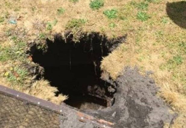 Mujer es tragada por la tierra en Australia Mujer es tragada por la tierra en Australia