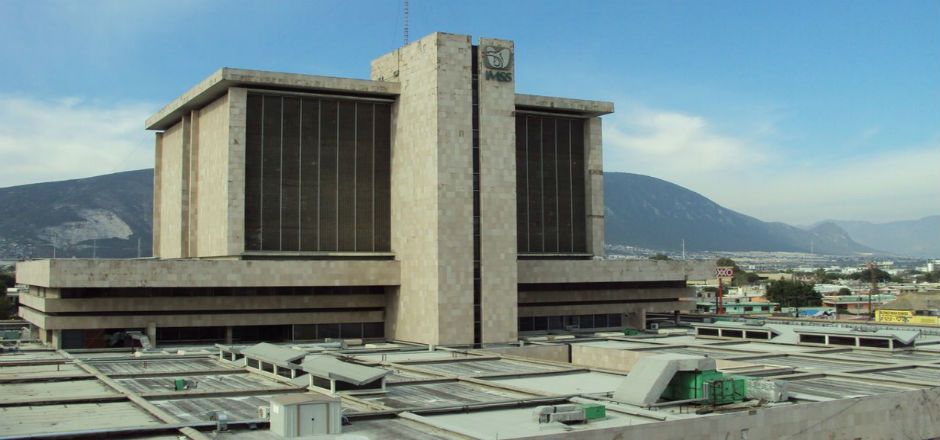 Mujer agrede a personal del IMSS en Nuevo León Mujer agrede a personal del IMSS en Nuevo León