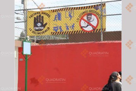Vecinos de Toluca colocan mantas de advertencia contra delincuentes Vecinos de Toluca colocan mantas de advertencia contra delincuentes