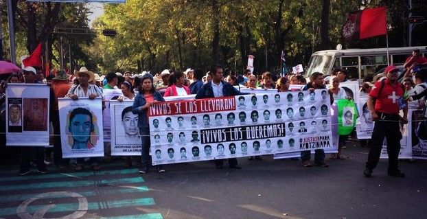 Marchan por Reforma en la Accion Global Por Ayotzinapa Marchan por Reforma en la Accion Global Por Ayotzinapa