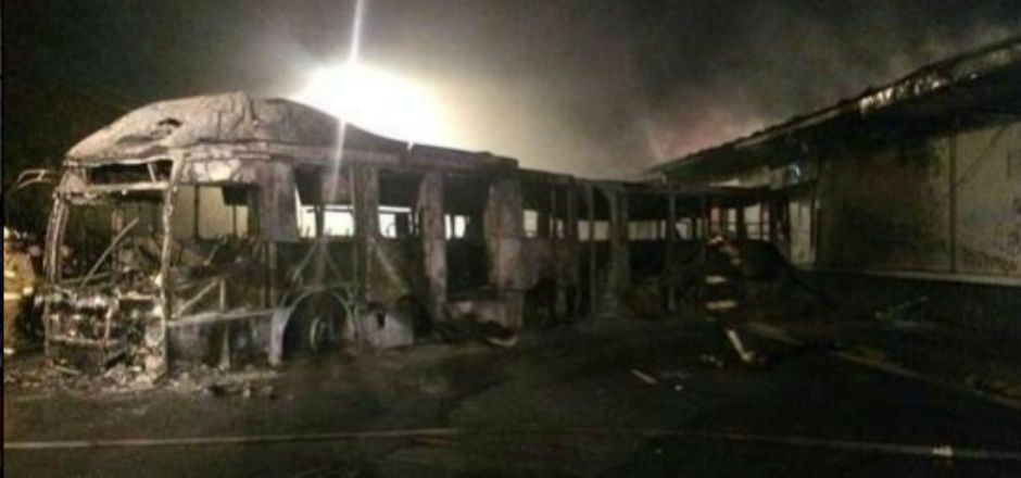 Identifican a jóvenes que incendiaron el Metrobús
