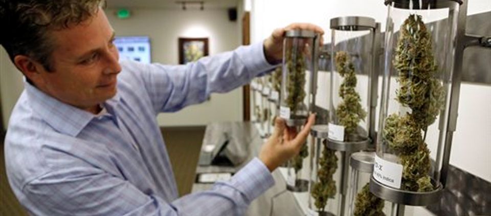 Preparan cigarros electrónicos de marihuana