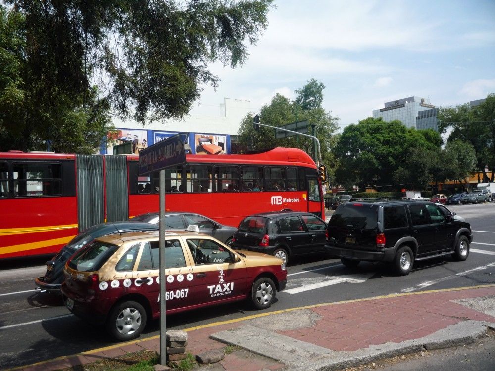 Restablecen circulación vial y de Metrobús en Insurgentes Sur