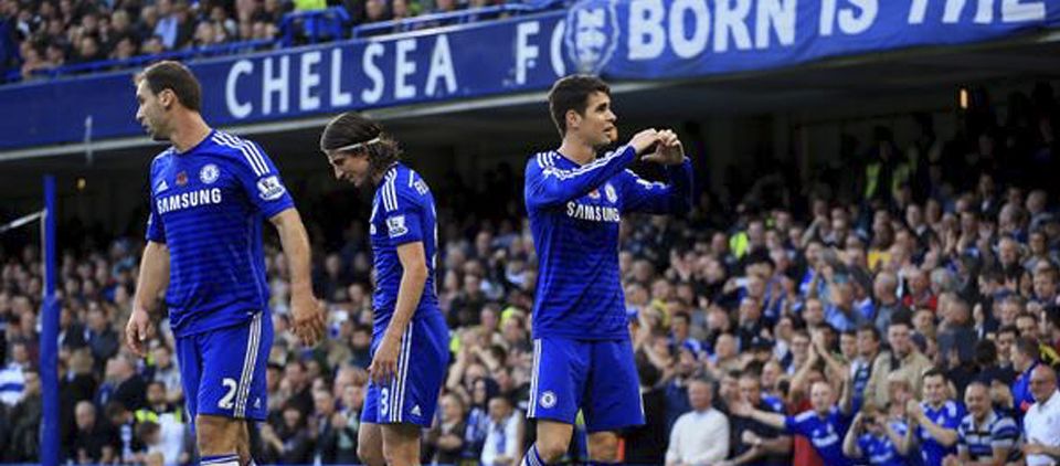 Chelsea gana y se mantiene líder