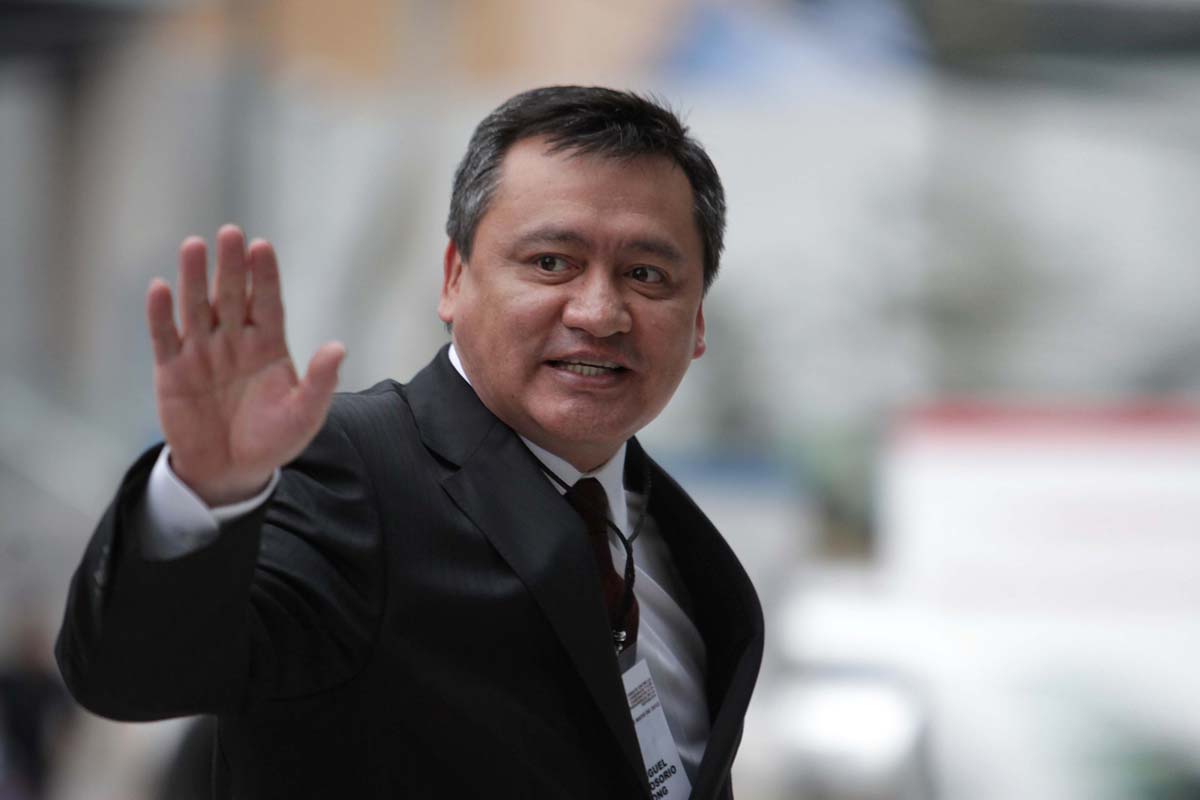 Osorio Chong visita a Mancera en el hospital