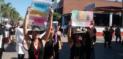 Manifestación pacífica por Ayotzinapa en Puerto Vallarta Manifestación pacífica por Ayotzinapa en Puerto Vallarta