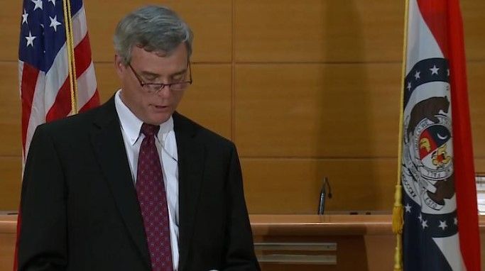 Exoneran a policía vinculado con asesinato de afroamericano en Misuri Exoneran a policía vinculado con asesinato de afroamericano en Misuri