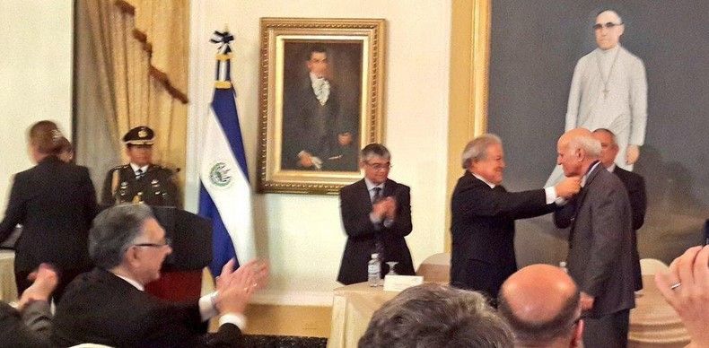 Roberto Salomón recibe Premio Nacional de Cultura 2014