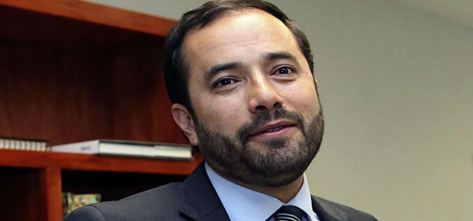 Giran orden de arresto contra Víctor Hugo Romo