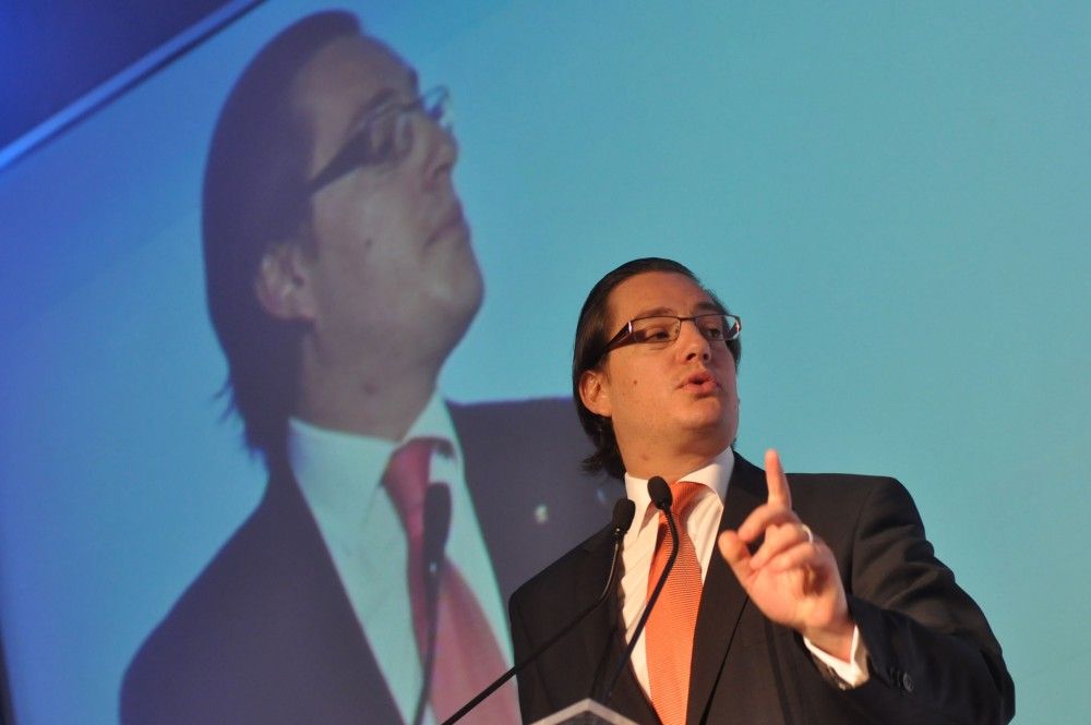 Es posible desvincular salario mínimo de leyes: Chertorivski