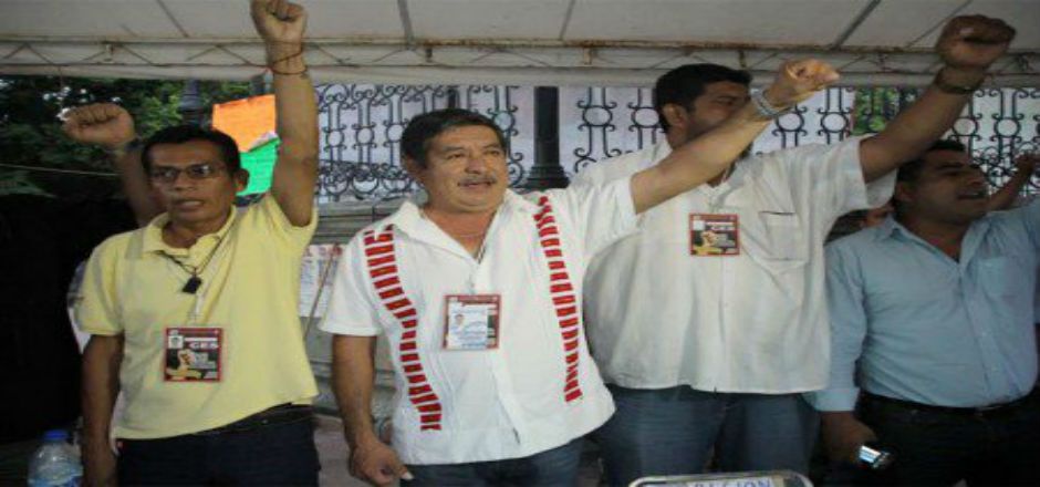 Sección 22 responderá a versión de PGR en caso Ayotzinapa Sección 22 responderá a versión de PGR en caso Ayotzinapa