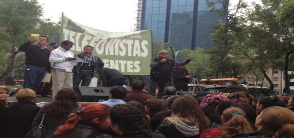 Sindicato de telefonistas se manifiesta en el Senado Sindicato de telefonistas se manifiesta en el Senado