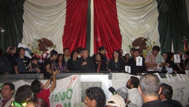 Toman Congreso de Sonora por Ayotzinapa Toman Congreso de Sonora por Ayotzinapa