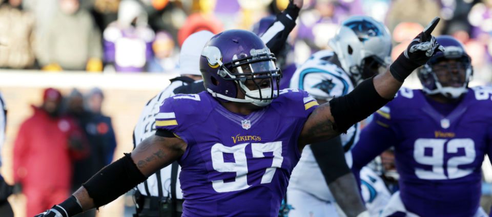 Vencen Vikingos 31-13 a Panteras de Carolina