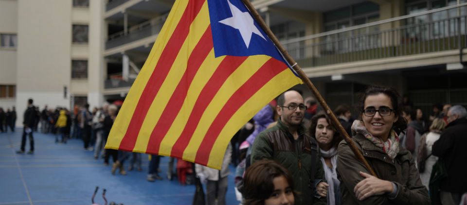 Votan en Cataluña en consulta independentista