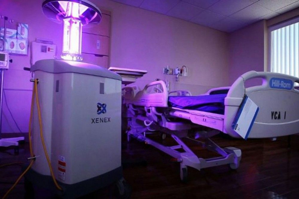 Robots descontaminan hospitales con ébola en EE.UU.