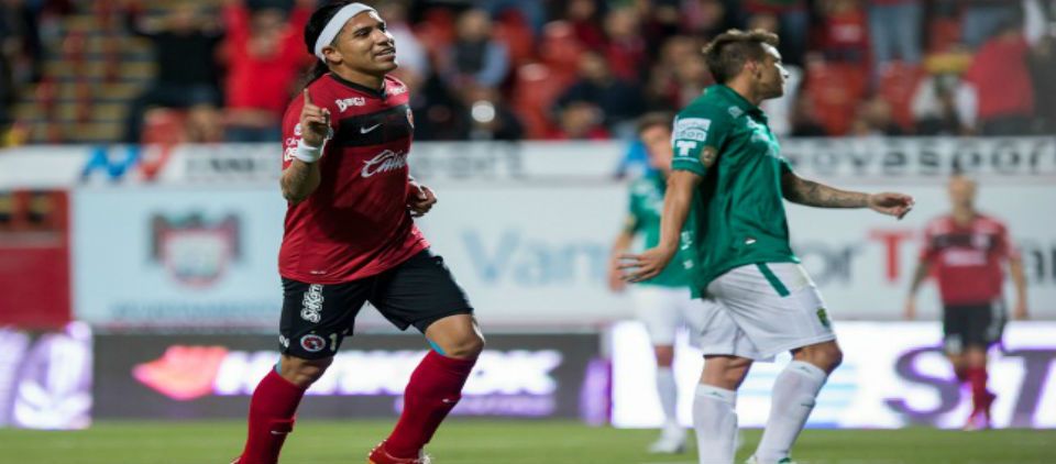 Agoniza el bicampeón