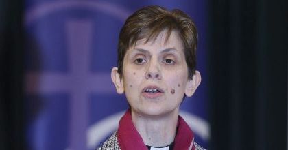 Una mujer es nombrada obispo Una mujer es nombrada obispo