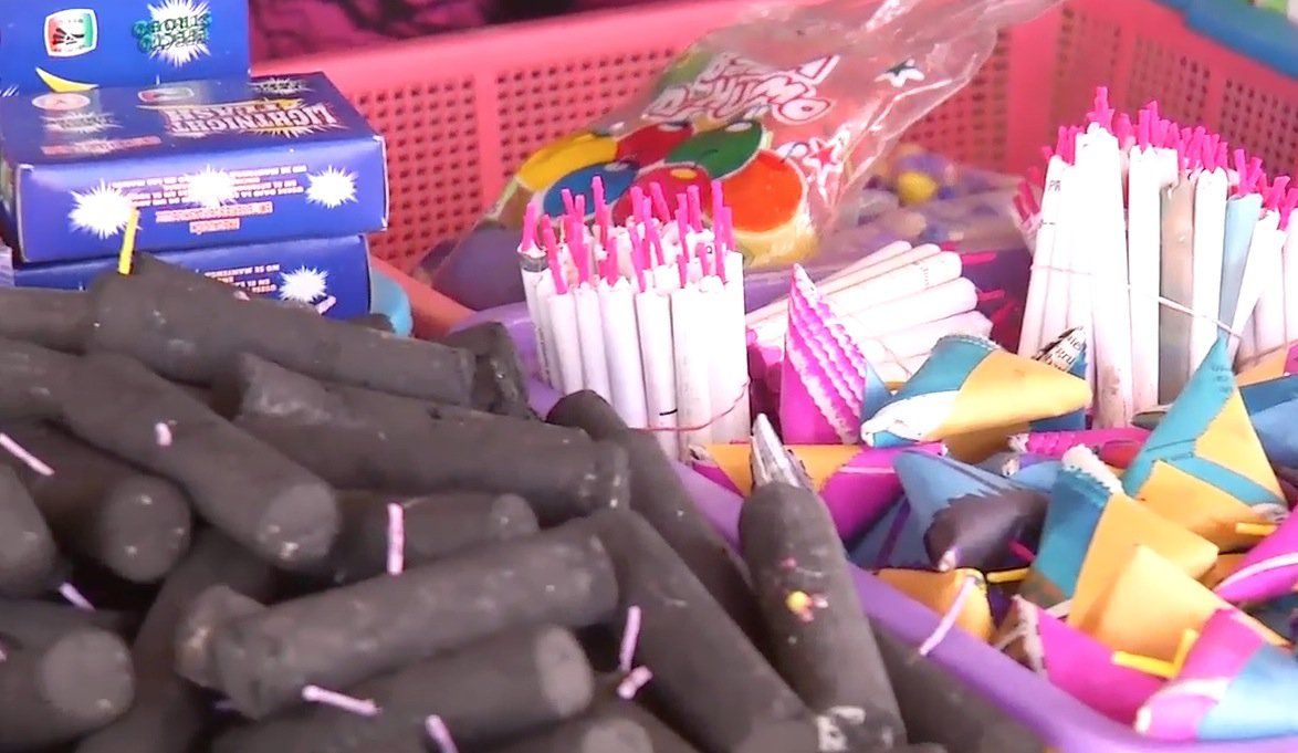 Muere un niño que jugaba con cohetes en Ciudad Juárez Muere un niño que jugaba con cohetes en Ciudad Juárez