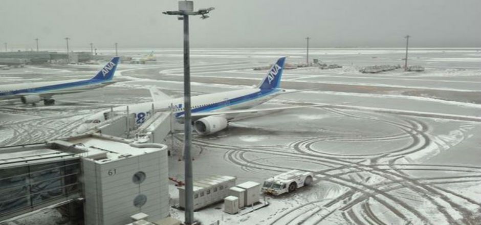 Cancelan cientos de vuelos en Asia Cancelan cientos de vuelos en Asia