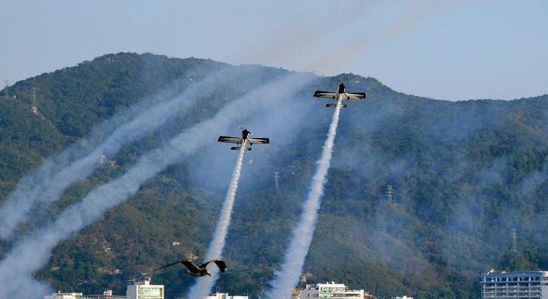 Celebran Air Show en Acapulco Celebran Air Show en Acapulco