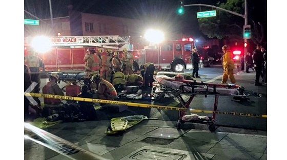 Mujer arrolla y mata a cuatro feligreses en California Mujer arrolla y mata a cuatro feligreses en California