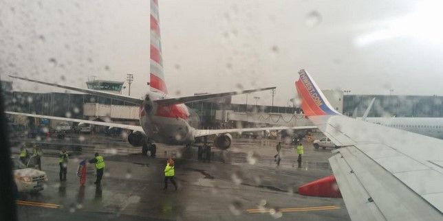 Chocan dos aviones en aeropuerto de Nueva York