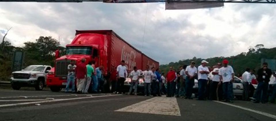 Autodefensas anuncian desaparición de Fuerza Rural