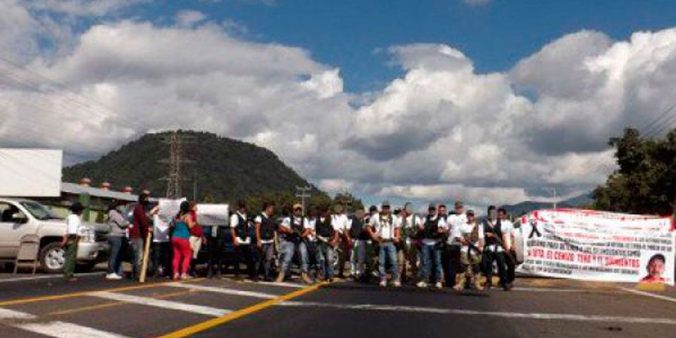Inicia liberación de carreteras de Michoacán
