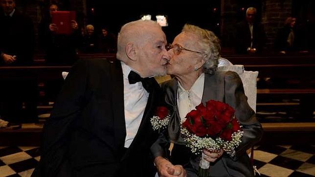 Facebook los reúne después de 70 años y se casan