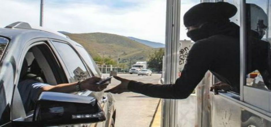CETEG toma dos casetas de la Autopista del Sol CETEG toma dos casetas de la Autopista del Sol