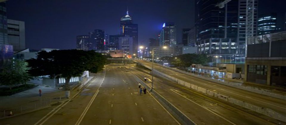 Hong Kong recupera tránsito al despejar protestas