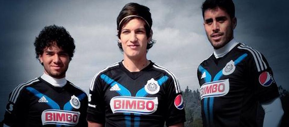 Presenta Chivas nuevo uniforme Presenta Chivas nuevo uniforme