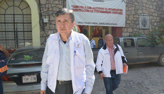 Presidente de la CNDH se reúne con padres de los normalistas en Ayotzinapa Presidente de la CNDH se reúne con padres de los normalistas en Ayotzinapa