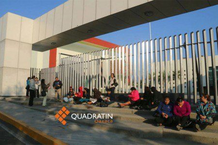 Legisladores del PRI toman Congreso de Oaxaca Legisladores del PRI toman Congreso de Oaxaca