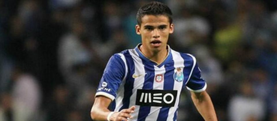 Diego Reyes es convocado por el Porto para el clásico Diego Reyes es convocado por el Porto para el clásico