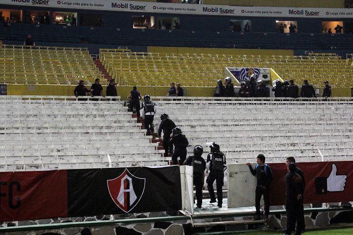 Abren investigación por agresiones en el Estadio Jalisco