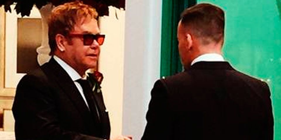 Elton John se casa oficialmente con David Furnish Elton John se casa oficialmente con David Furnish