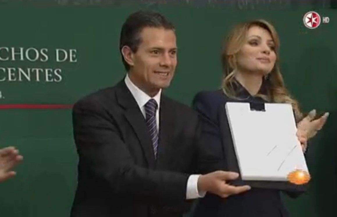 EPN promulga ley a favor de los niños y las niñas