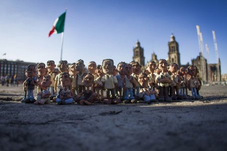 Recuerda con plastilina a los 43 normalistas de Ayotzinapa Recuerda con plastilina a los 43 normalistas de Ayotzinapa