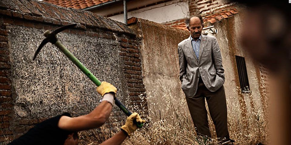 España busca las fosas de la era franquista