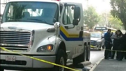 Muere mujer atropellada por grúa en el DF Muere mujer atropellada por grúa en el DF