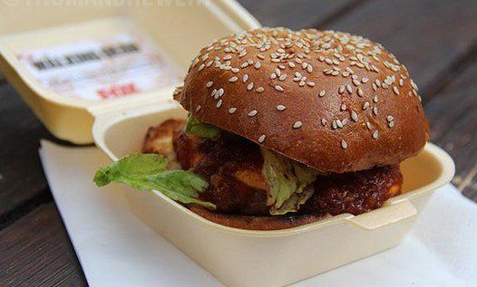 Una ensalada tiene más calorías que una hamburguesa Una ensalada tiene más calorías que una hamburguesa